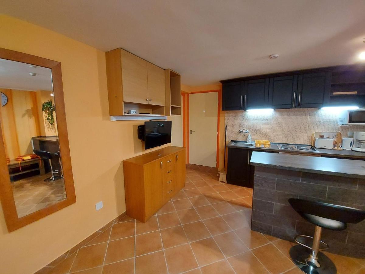 Nóra Apartman Balatonlelle Exterior foto