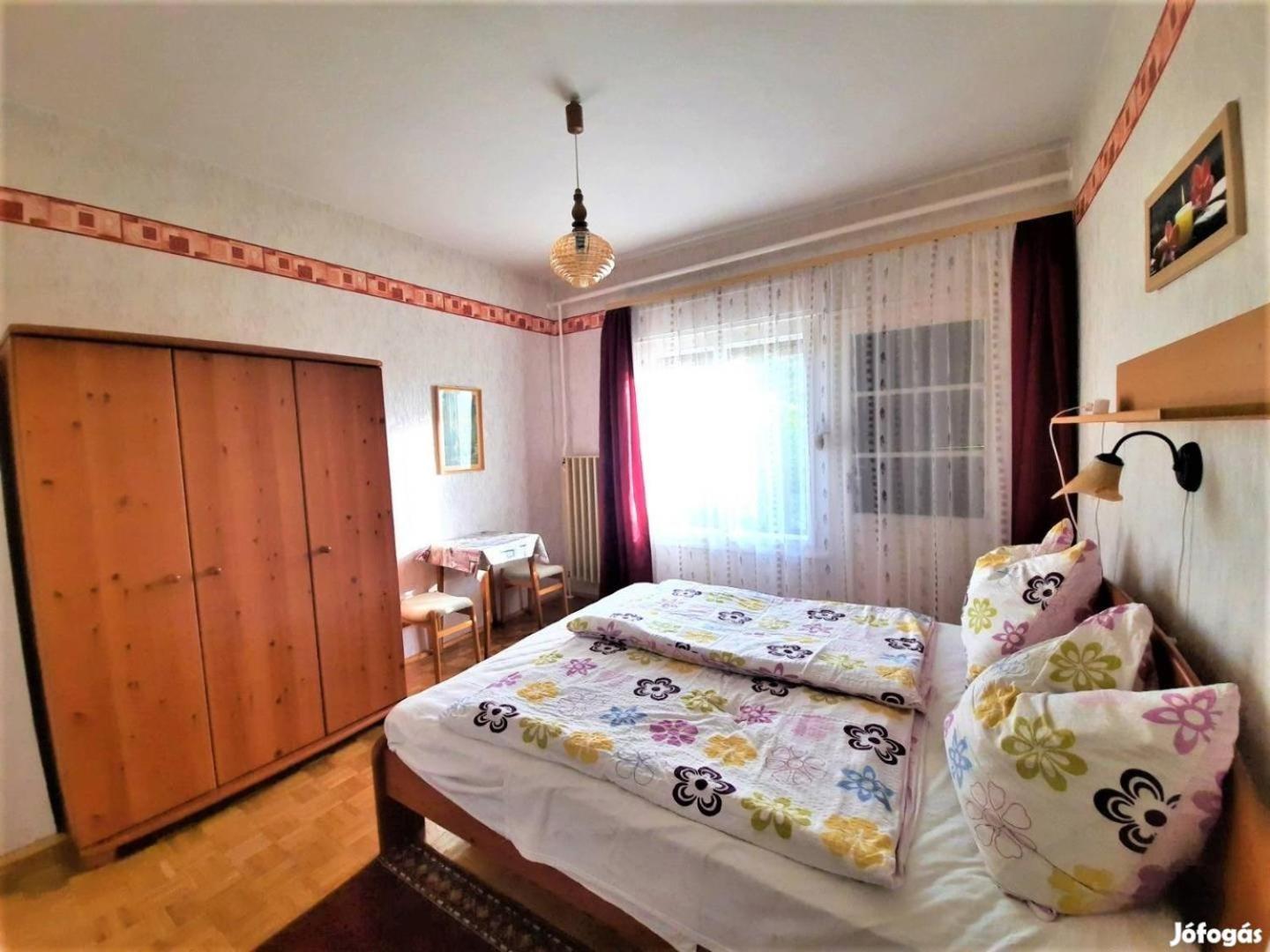 Nóra Apartman Balatonlelle Exterior foto