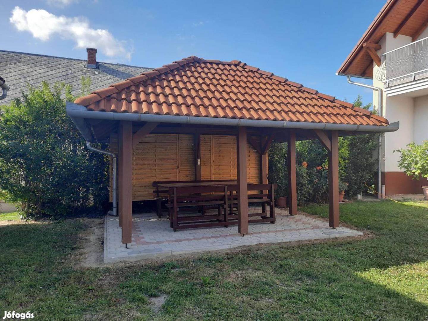 Nóra Apartman Balatonlelle Exterior foto